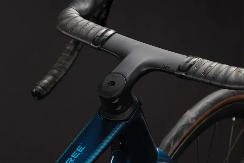 2027 Cube Agree C:62 One Road Bike in Midnight Teal/Sea-6