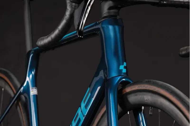 2027 Cube Agree C:62 One Road Bike in Midnight Teal/Sea-11