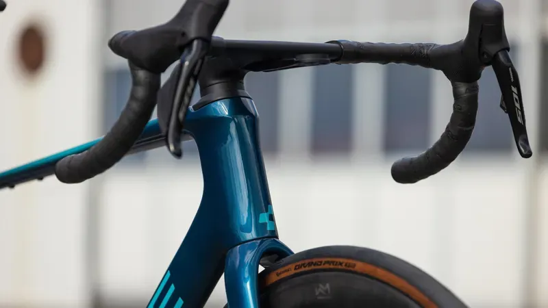 2027 Cube Agree C:62 One Road Bike in Midnight Teal/Sea-12