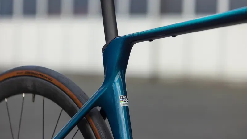 2027 Cube Agree C:62 One Road Bike in Midnight Teal/Sea-13
