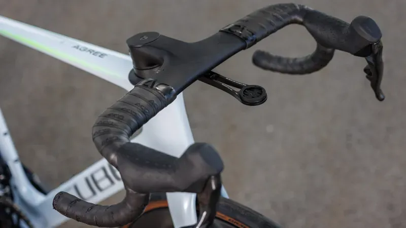Cube Agree C:62 EX Road Bike in Glacier/Black-13