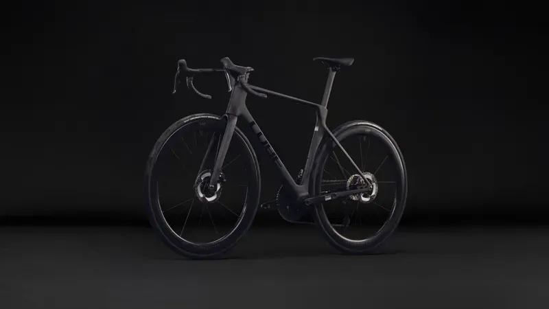 Cube Agree C:62 Pro Road Bike in Carbon/Black-3