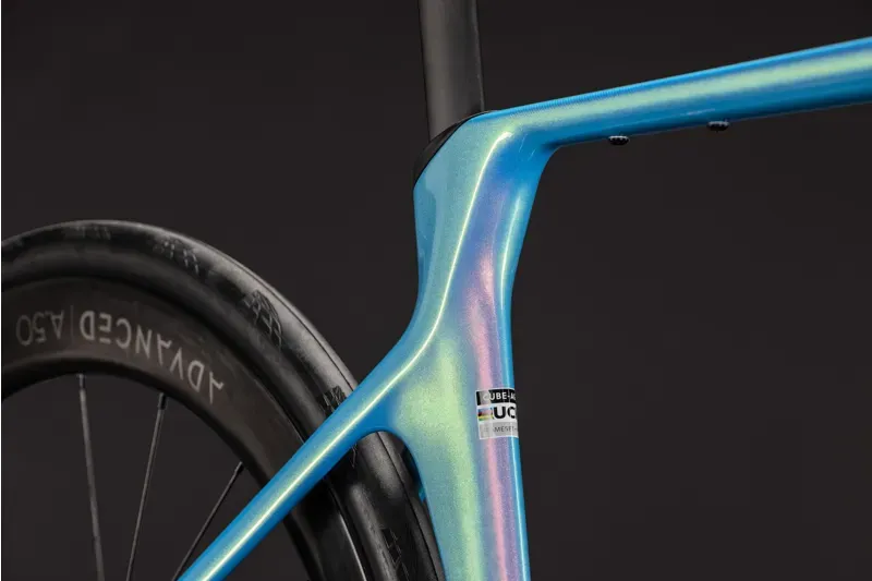 2027 Cube Agree C:62 Pro Road Bike in Dream/Black-10