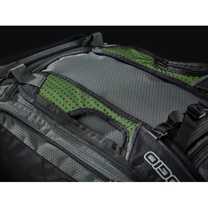 Ogio Endurance 9.0 Athletic Bag in Black-2